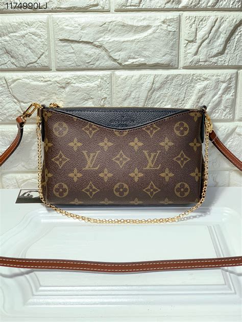 louis vuitton small purse with chain